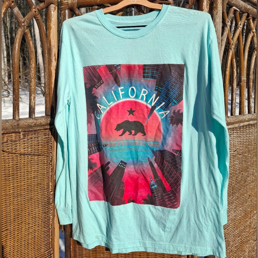 🍀3/15 California Graphic Long Sleeve Shirt - Picture 1 of 5